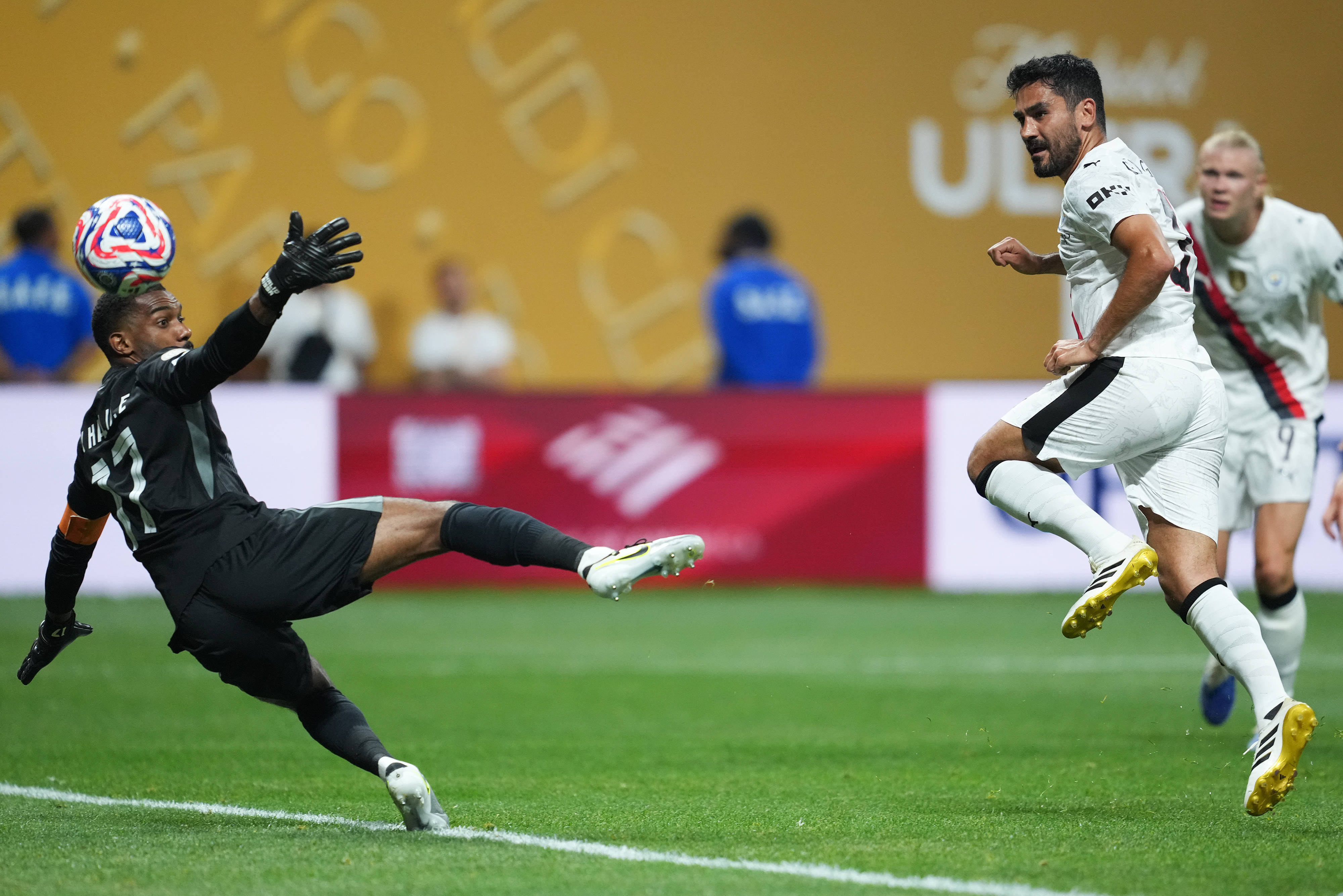 哈兰德连续五场比赛得分超过战术调整，RNG不断突破！再创辉煌时刻(rng和t1交手记录)-爱游戏官网